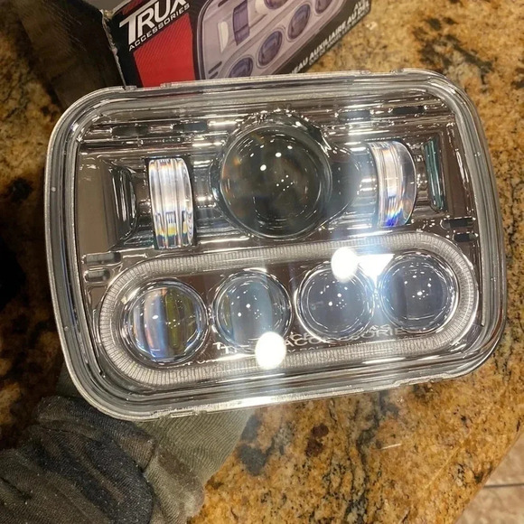 TRUX ACC TLED-H4 5" X 7" LED Projector Headlights White Aux Angel Ring HighLow - Picture 2 of 7